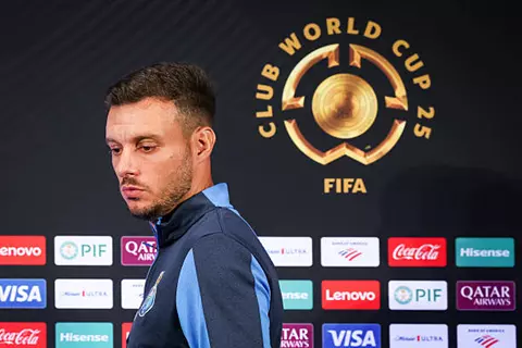 ريكورد البرتغالية: مباراة الأهلي حاسمة في مستقبل مارتن أنسيلمي مع بورتو